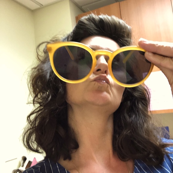 Meet your Posher, Caite - Picture 1 of 1